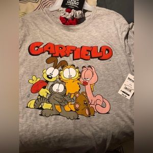 New with tags Garfield and Friends t shirt with 2 matching scrunchies
